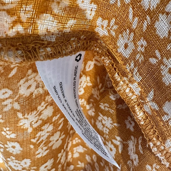 Flowered blouse - Picture 3 of 3